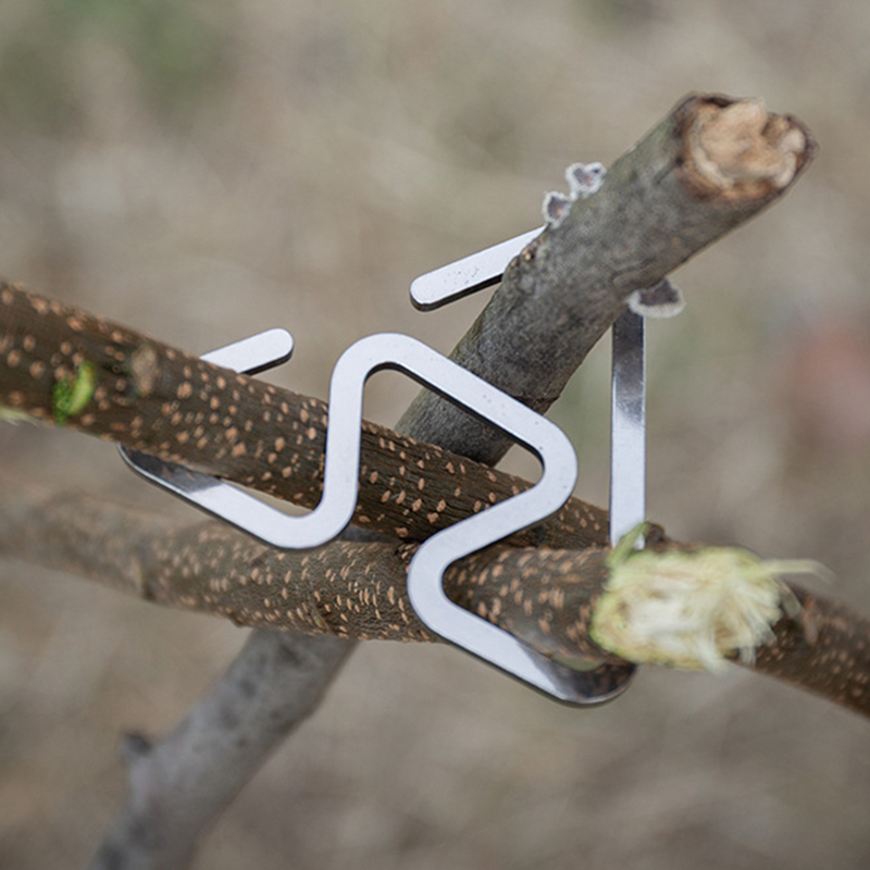 Gancio integrato multifunziona - Camping Cooking Hanger recensione e prezzo