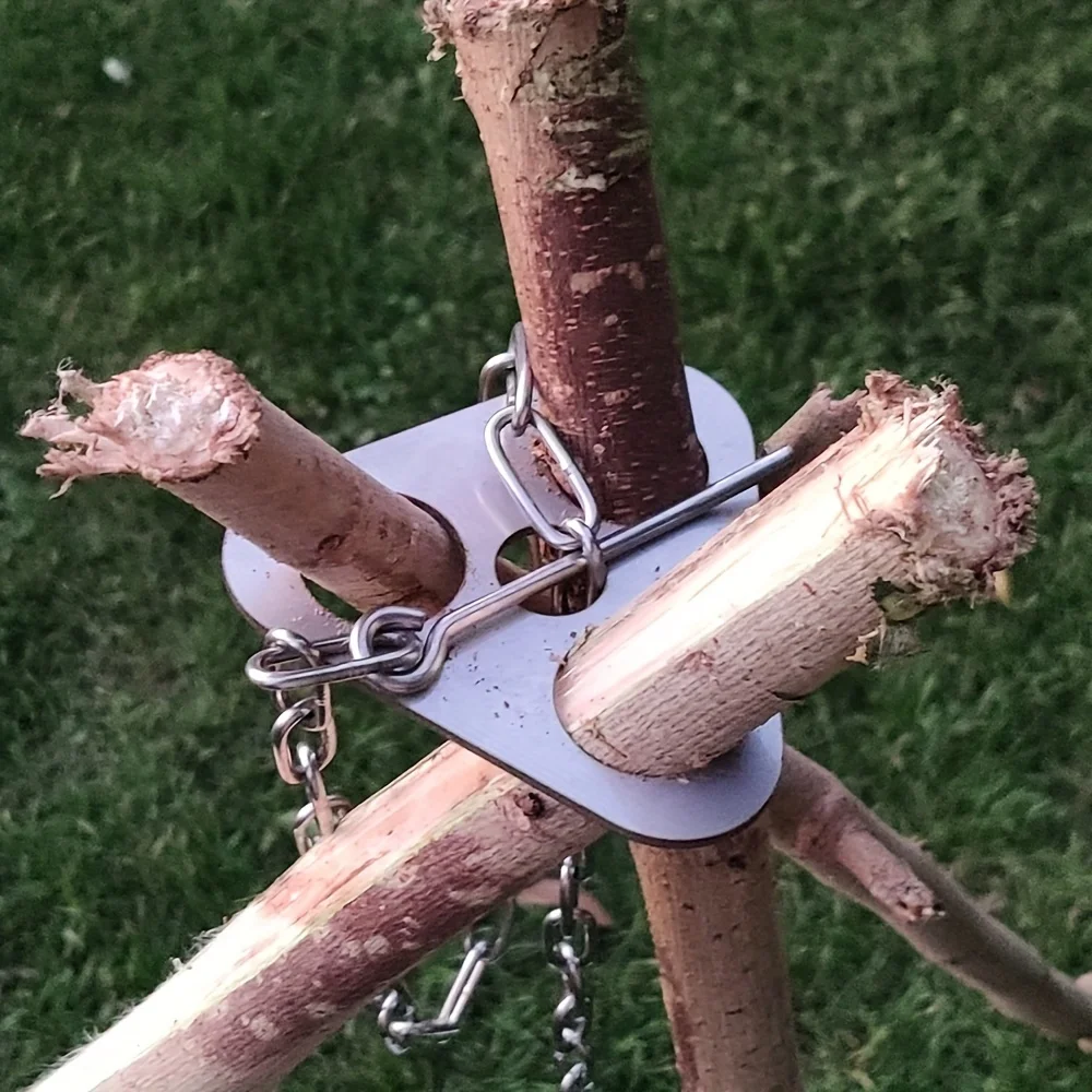 Treppiede da Campeggio in Acci - Camping Cooking Hanger recensione e prezzo